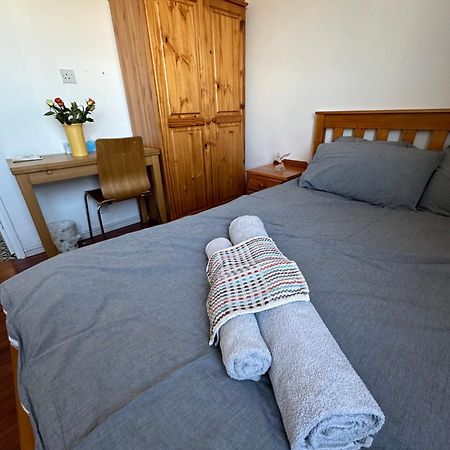 Elkington Point Bed & Breakfast London Exterior photo